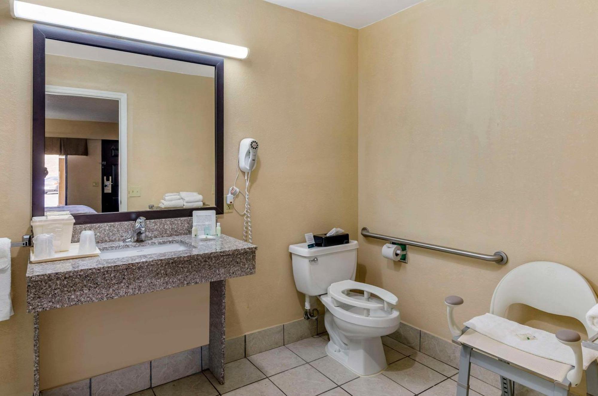 Quality Inn Hillsville Exterior foto